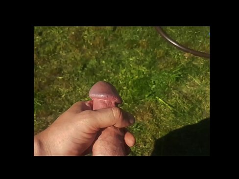 ❤️ Une chaudasse se fait baiser la chatte rose et jouit avec une giclée dans un jardin d'été... ❤️ Salopes at fr.xxxner.ru ❤