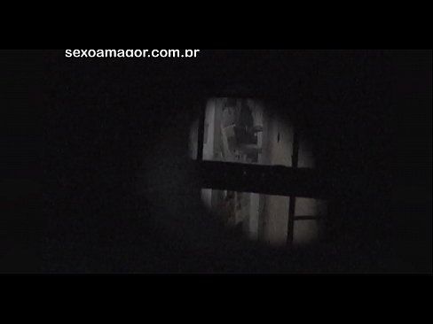 ❤️ Blondie se fait secrètement filmer par un voyeur du quartier caché derrière des briques creuses. ❤️ Salopes at fr.xxxner.ru ❤